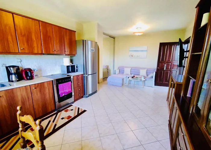 Ioanna's Sweet & Cozy With Garden View * 모넴바시아