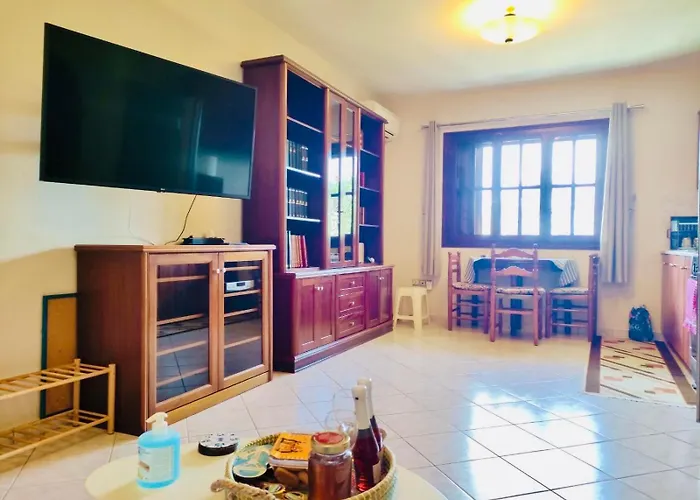 Ioanna's Sweet & Cozy With Garden View Appartamento Monemvasía